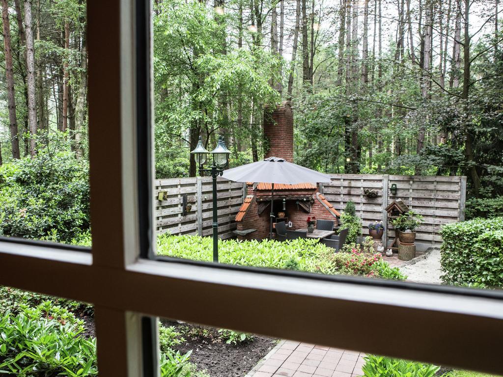 Luxurious Chalet In Oud Turnhout With Large Garden Villa Oud-Turnhout Exterior photo