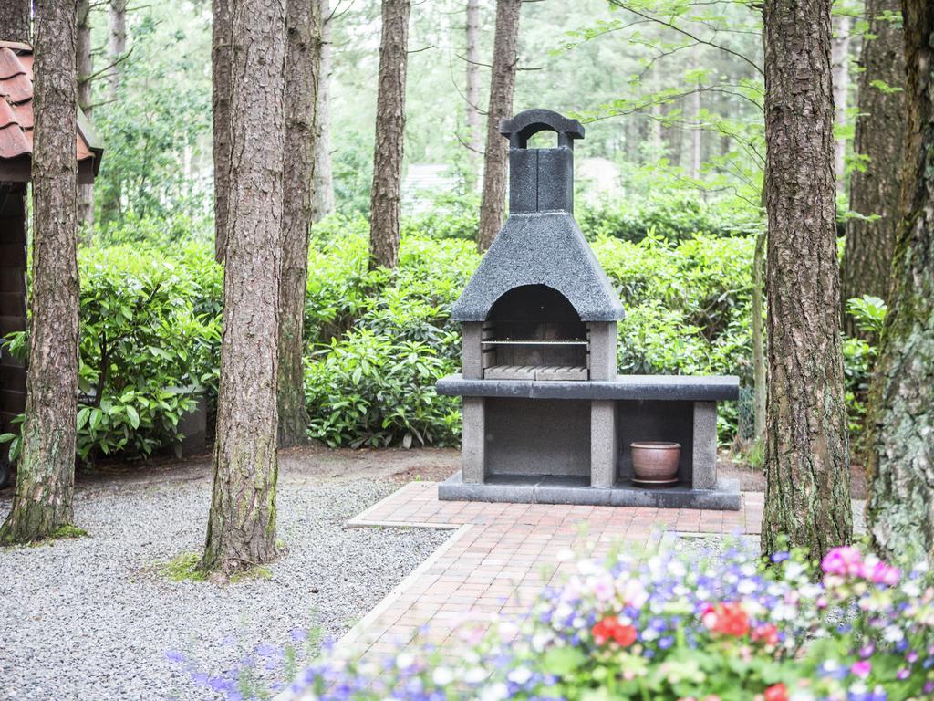 Luxurious Chalet In Oud Turnhout With Large Garden Villa Oud-Turnhout Exterior photo